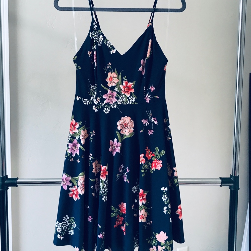 SOPRANO | Mid Floral Dress with Criss Cross back
